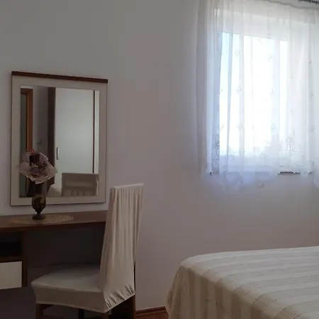 Adriatica Apartman *